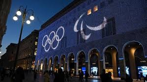 残忍！特雷杨被交易时坐在替补席 随后被叫回更衣室